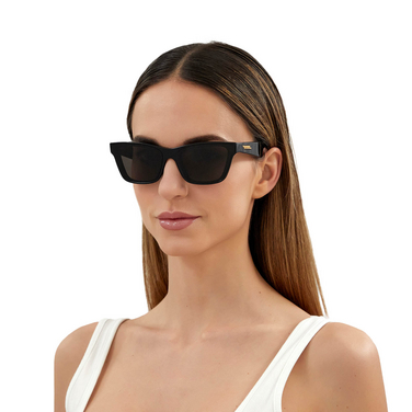 Sunglasses Bottega Veneta BV1119S - Mia Burton