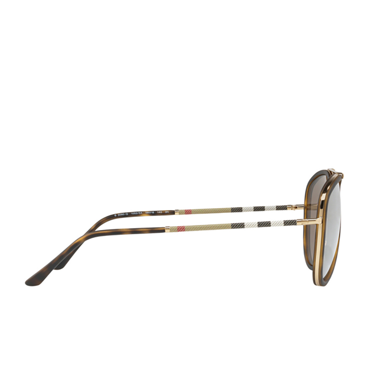 Burberry BE3090Q Sunglasses 10525A brushed gold / mt dark havana - 3/4