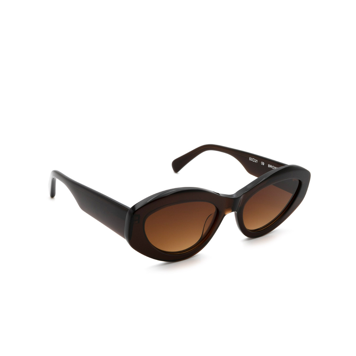 Chimi® Cat-eye Sunglasses: 09 color Brown - three-quarters view.