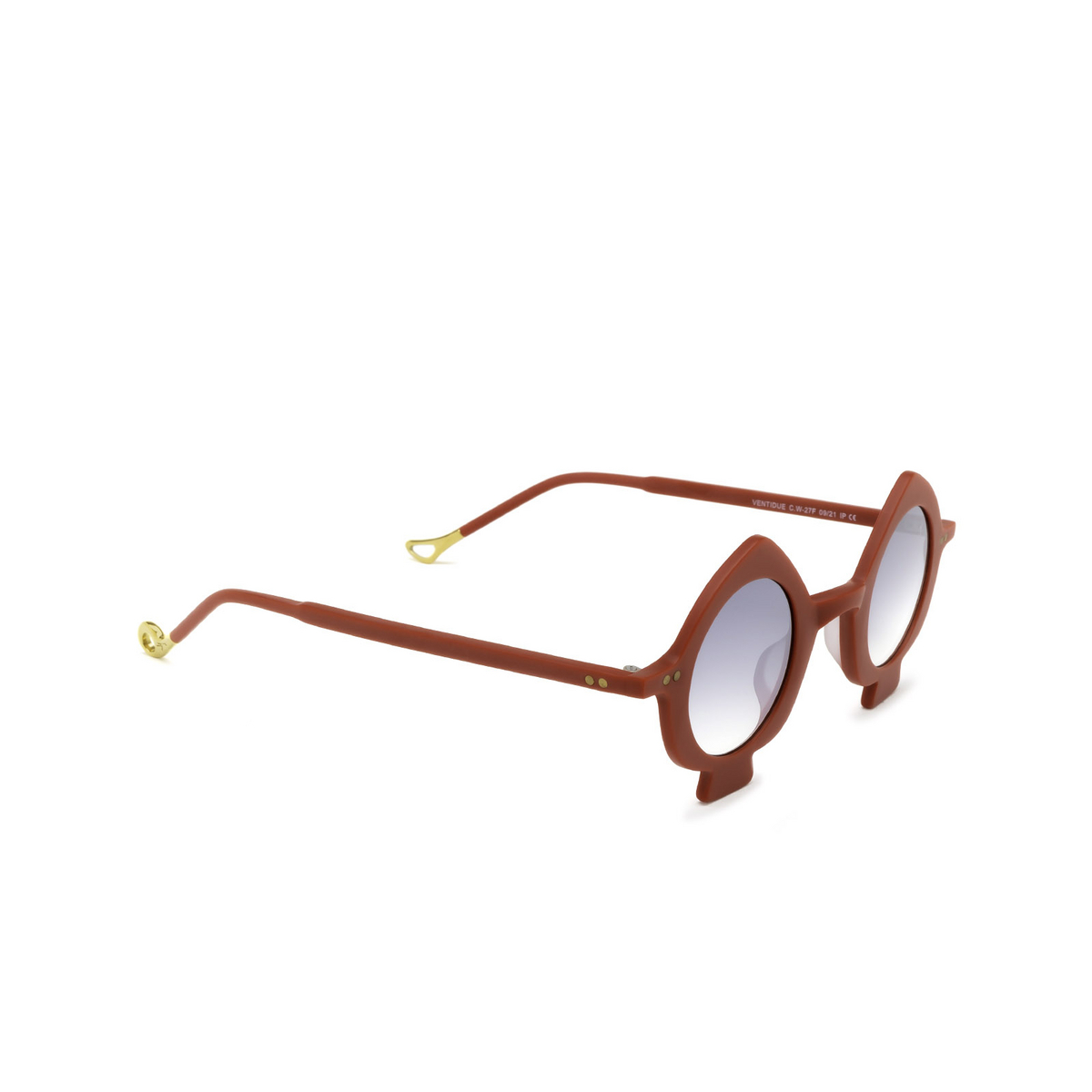 Eyepetizer® Irregular Sunglasses: Ventidue color Red C.W-27F - three-quarters view.