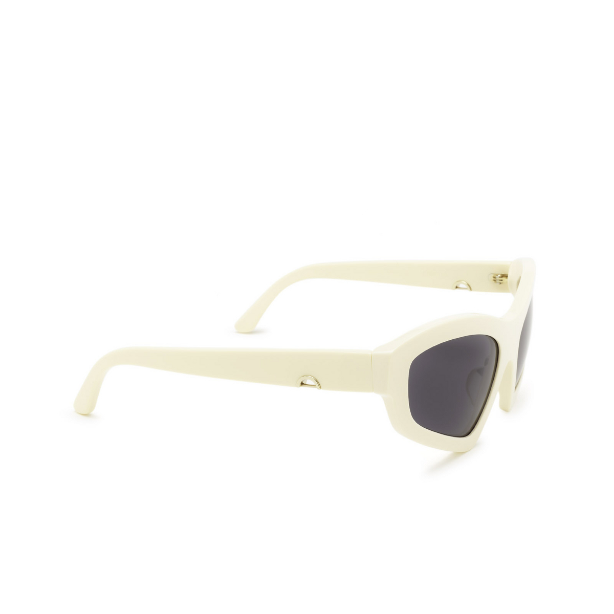Huma® Cat-eye Sunglasses: Enne color Ivory 07 - three-quarters view.