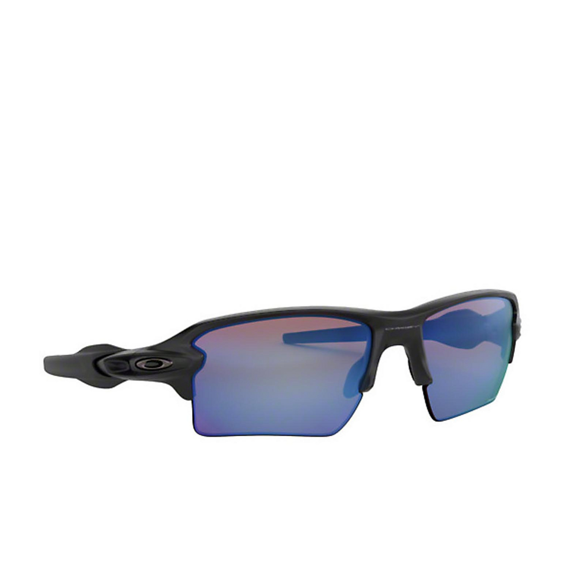 Oakley FLAK 2.0 XL Sunglasses 918858 Matte Black - three-quarters view