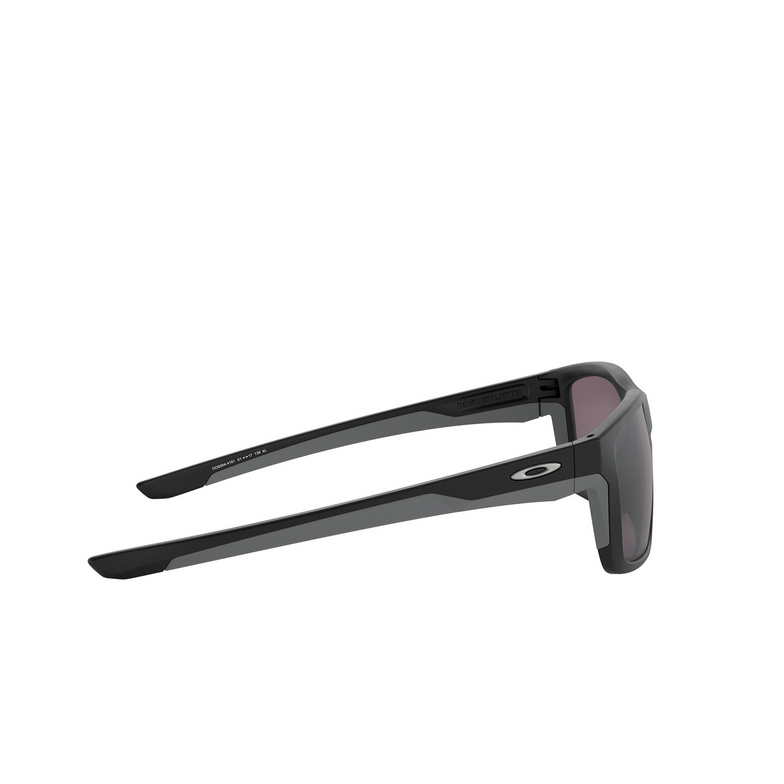 Oakley MAINLINK Sunglasses 926441 matte black - 3/4