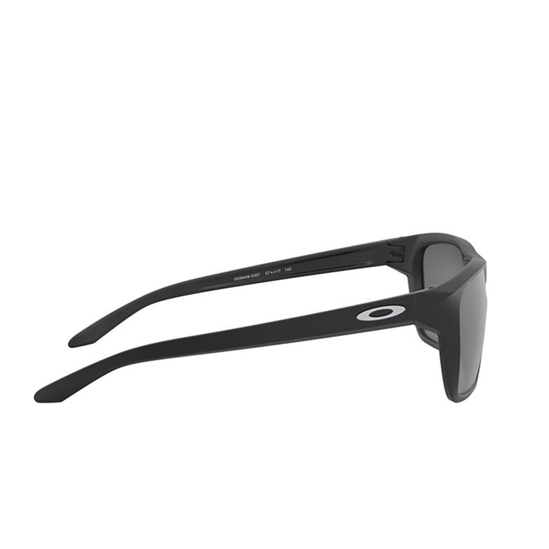 Oakley SYLAS Sunglasses 944803 matte black - 3/4