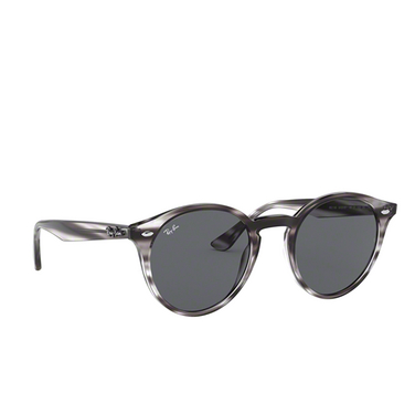 Gafas de sol Ray-Ban RB2180 643087 striped grey havana - Vista tres cuartos