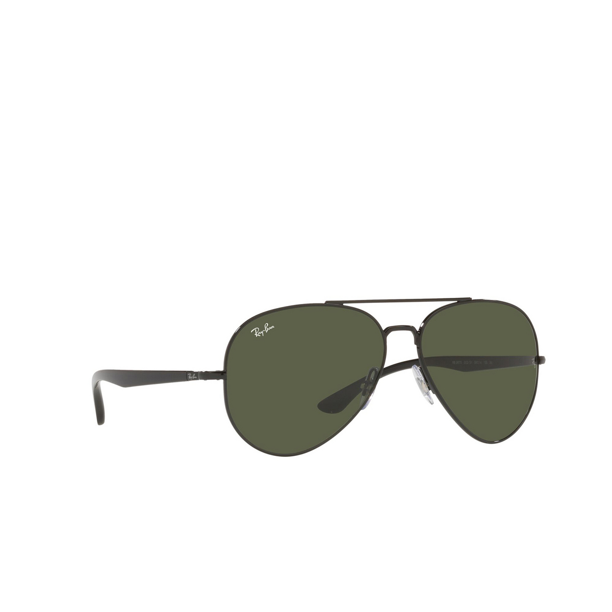 Ray-Ban® Aviator Sunglasses: RB3675 color Black 002/31 - three-quarters view.