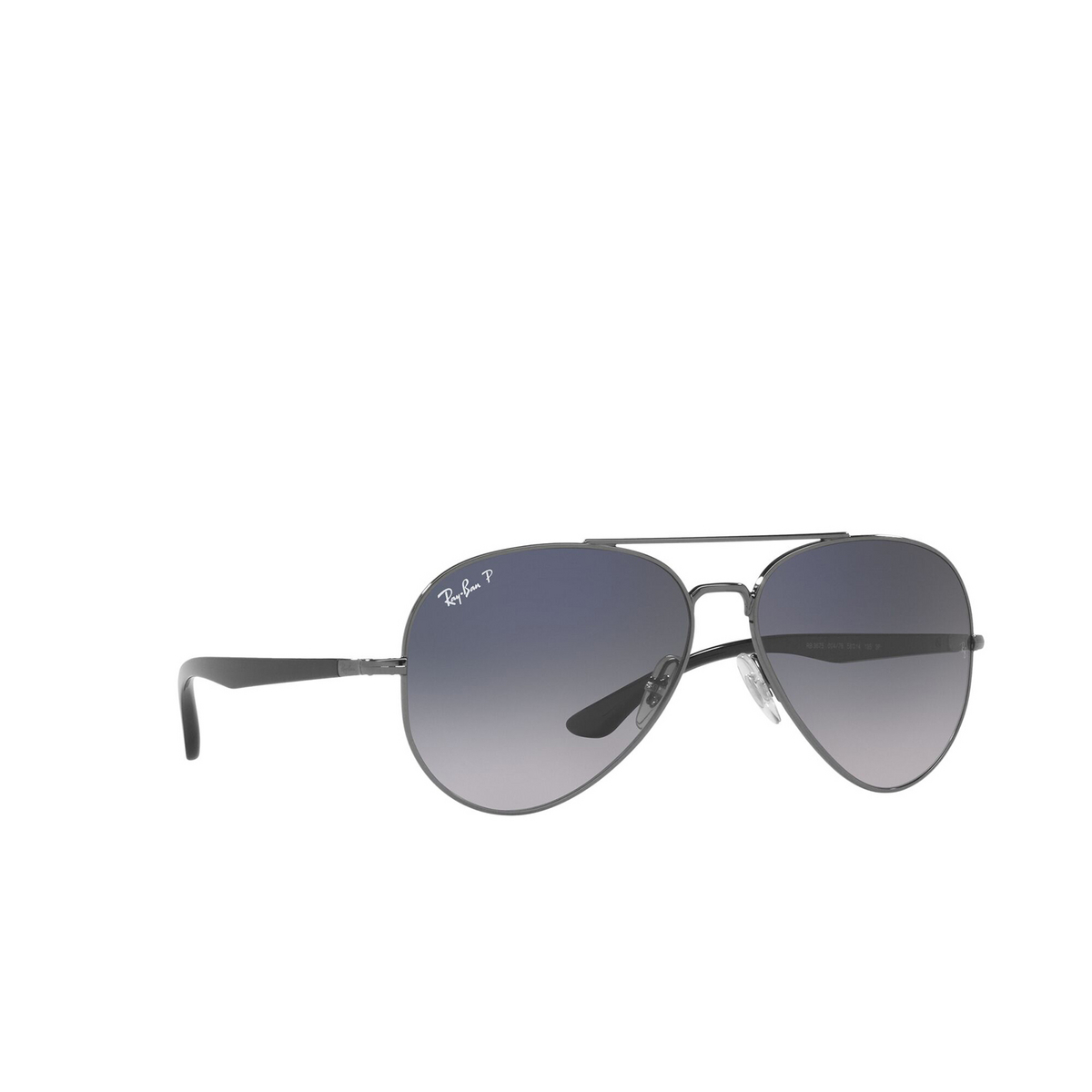 Ray-Ban® Aviator Sunglasses: RB3675 color Gunmetal 004/78 - three-quarters view.
