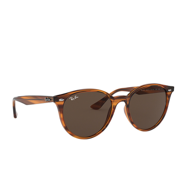 Occhiali da sole Ray-Ban RB4305 820/73 striped red havana - tre quarti