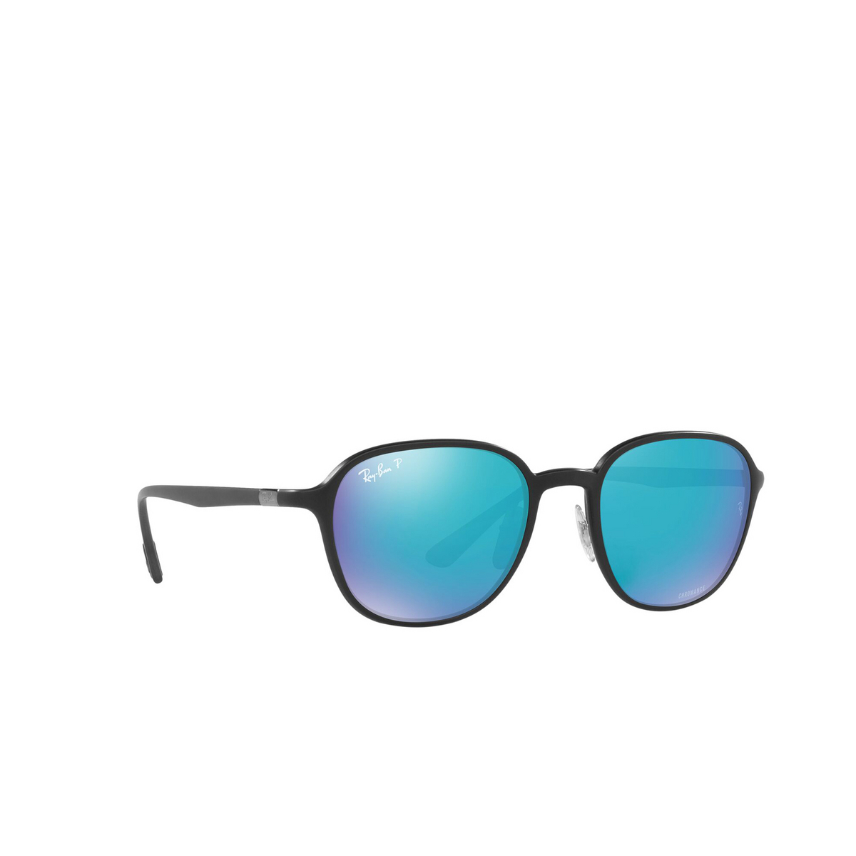 Ray-Ban RB4341CH Sunglasses 601SA1 Sanding Black - three-quarters view