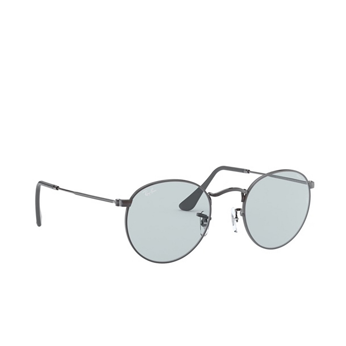Ray-Ban ROUND METAL Sunglasses 004/T3 GUNMETAL - three-quarters view