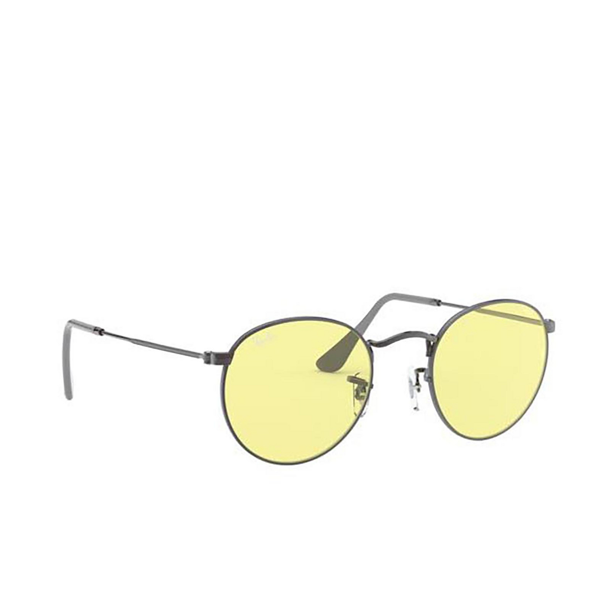 Ray-Ban ROUND METAL Sunglasses 004/T4 Gunmetal - three-quarters view