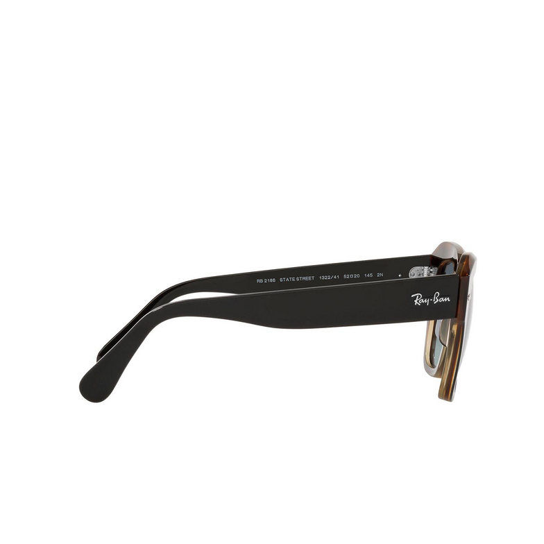 Lunettes de soleil Ray-Ban STATE STREET 132241 black on transparent brown - 3/4