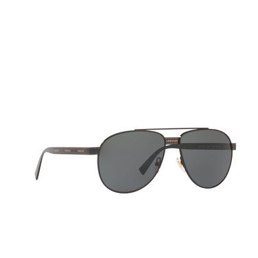 Versace VE2209 Sonnenbrillen 100987 black - Dreiviertelansicht