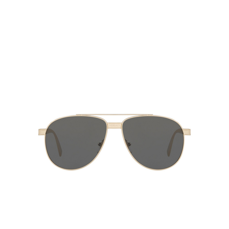 Versace VE2209 Sunglasses 125287 pale gold - 1/4