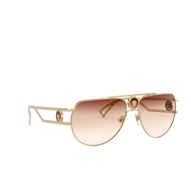 Versace VE2225 Sunglasses 10020P gold - three-quarters view