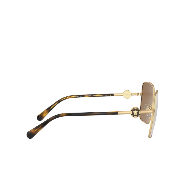 Versace VE2227 Sunglasses 14105A matte gold - 3/4