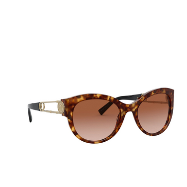 Versace VE4389 Sonnenbrillen 511913 havana - Dreiviertelansicht