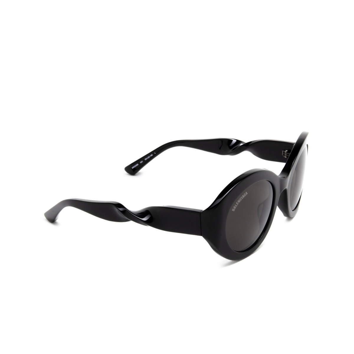 Balenciaga® Round Sunglasses: Twist Round BB0208S color Black 001 - three-quarters view.