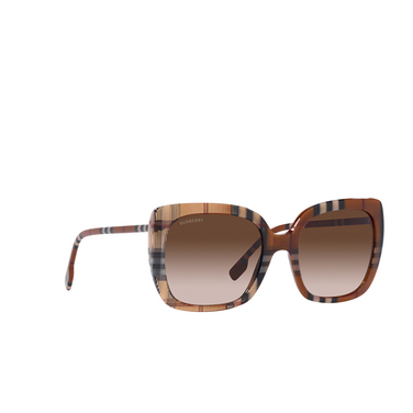 Gafas de sol Burberry CAROLL 400513 brown check - Vista tres cuartos