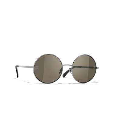 Gafas de sol redondas CHANEL C108/3 dark silver - Vista tres cuartos
