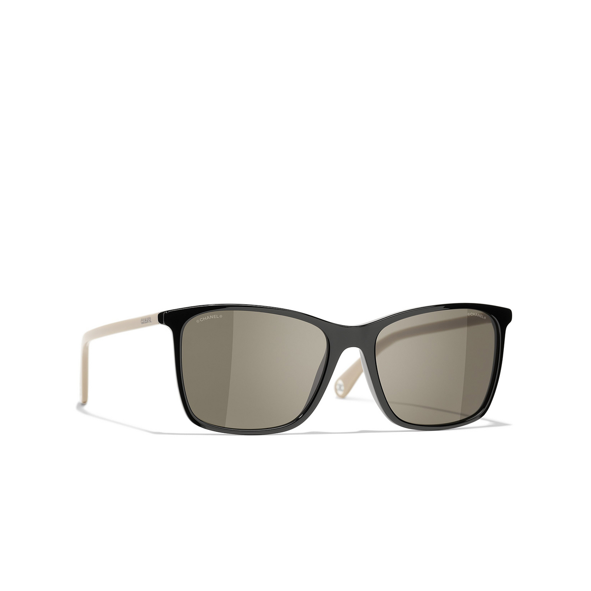 CHANEL square Sunglasses C942/3 Black & Beige - three-quarters view