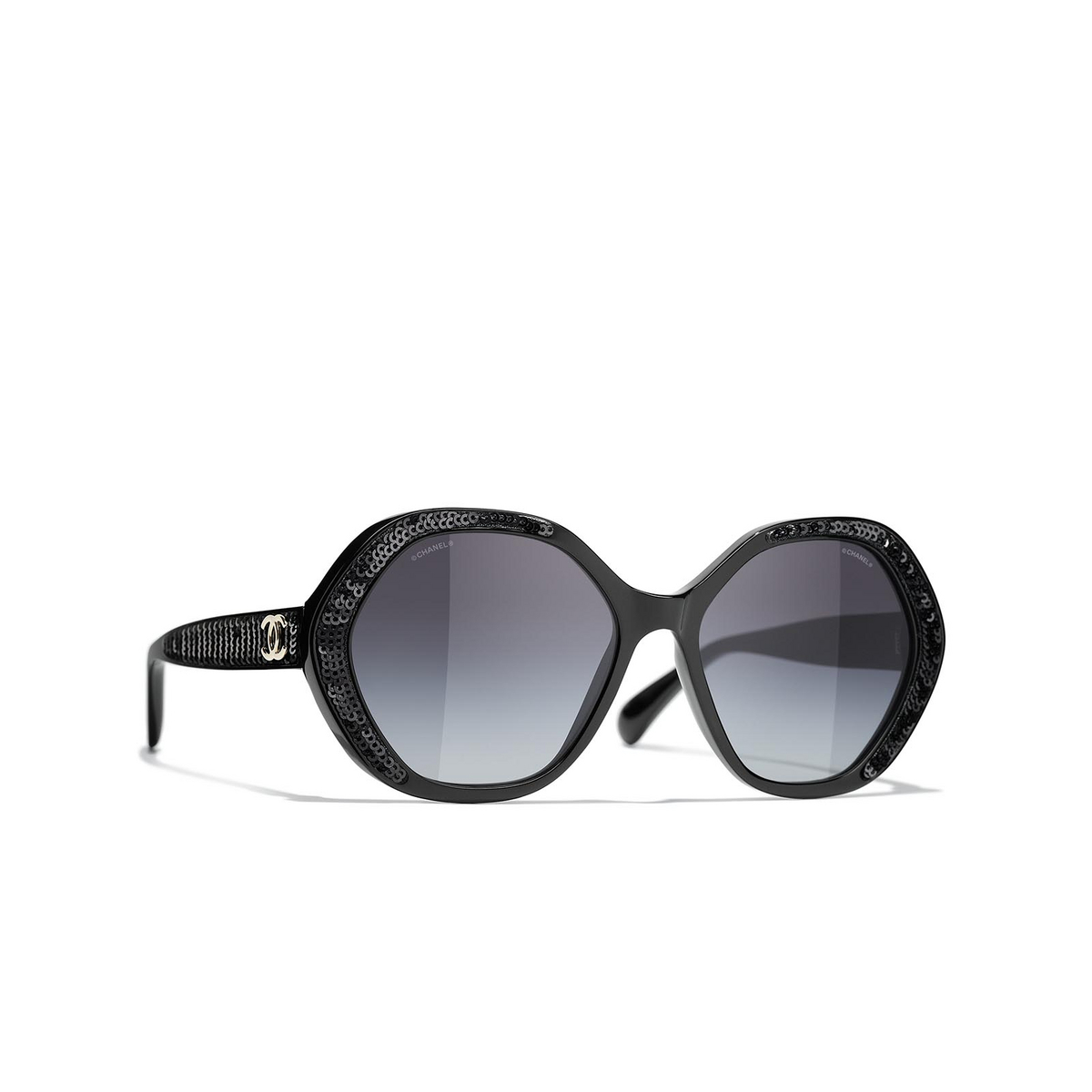 CHANEL round Sunglasses C622S6 Black - three-quarters view