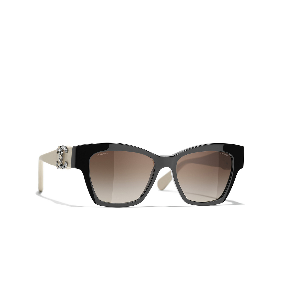 CHANEL butterfly Sunglasses C501S5 Black - three-quarters view