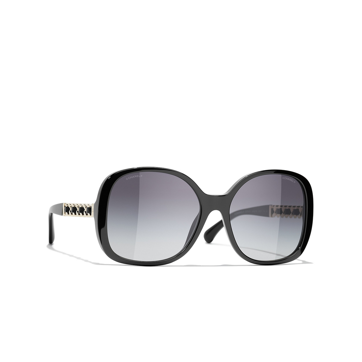 CHANEL square Sunglasses C622S6 Black - three-quarters view