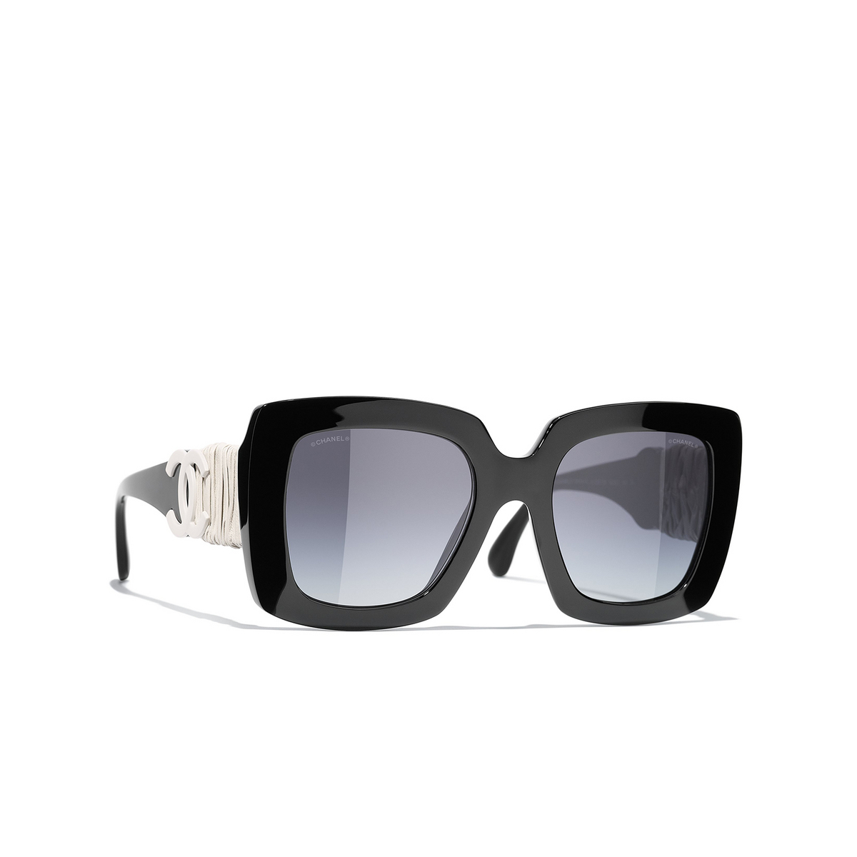 CHANEL square Sunglasses 1082S6 Black - three-quarters view