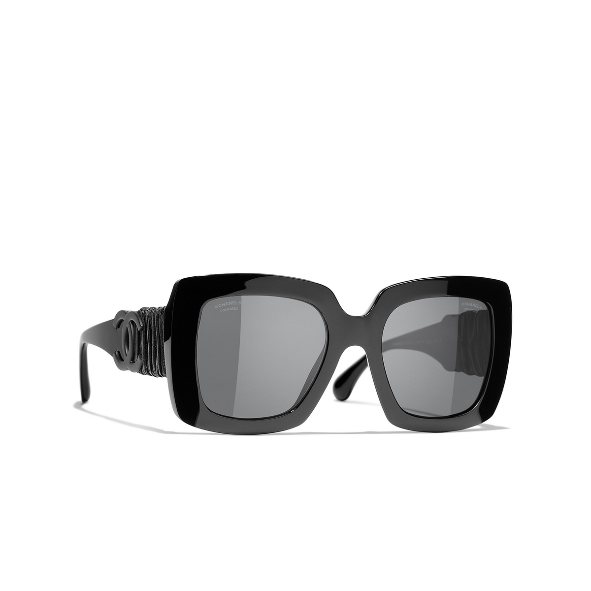 CHANEL square Sunglasses C888T8 Black - three-quarters view