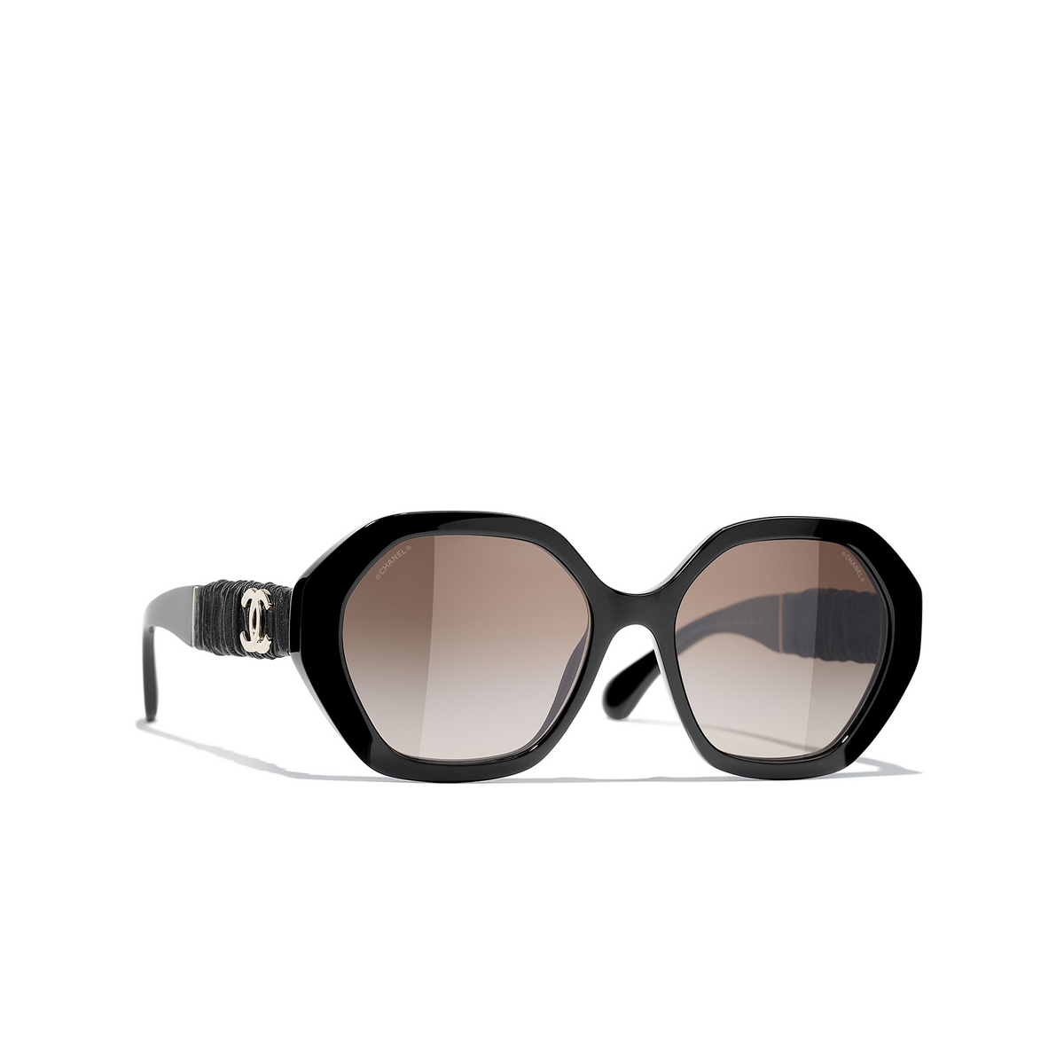 CHANEL round Sunglasses C622S5 Black - three-quarters view
