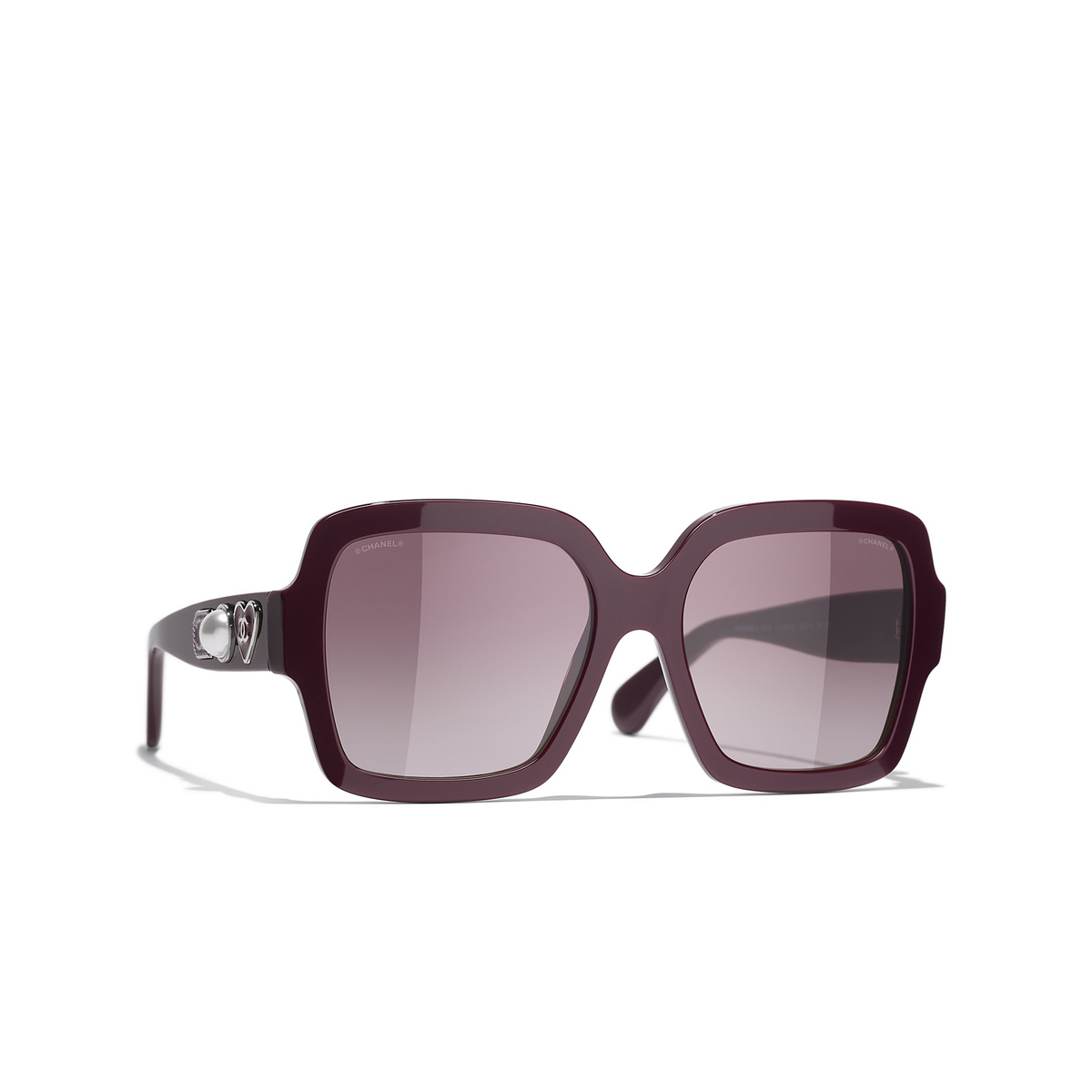 CHANEL square Sunglasses 1448S1 Red - three-quarters view