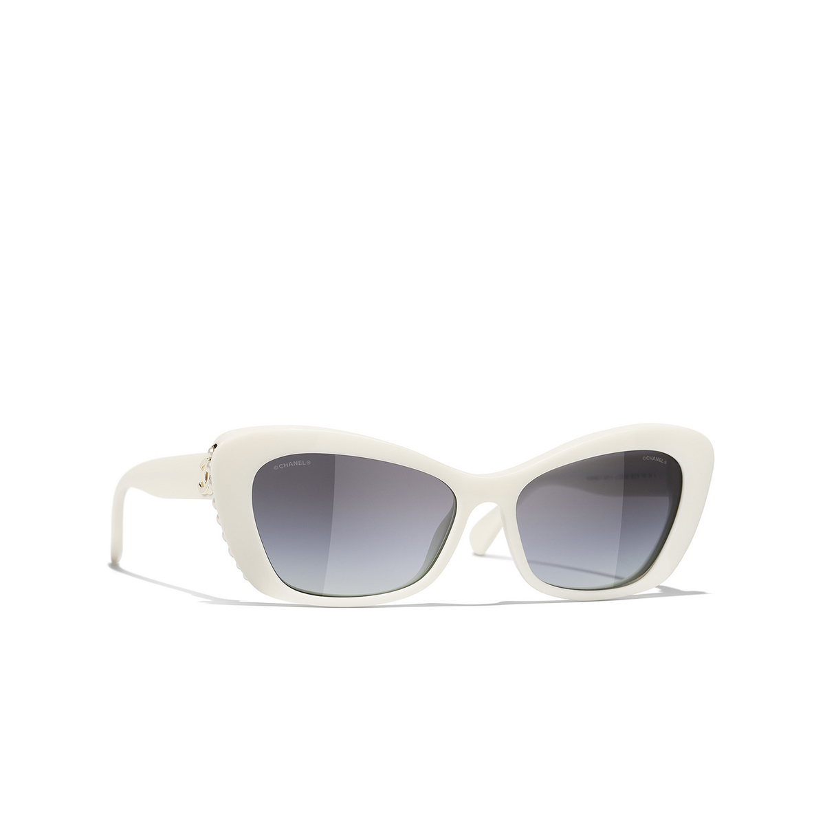 CHANEL cateye Sunglasses 1255S6 White - three-quarters view