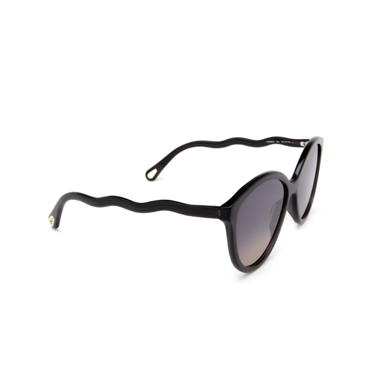 Chloé® Cat-eye Sunglasses: Zelie Cat-eye CH0087S color Grey 001 - three-quarters view.