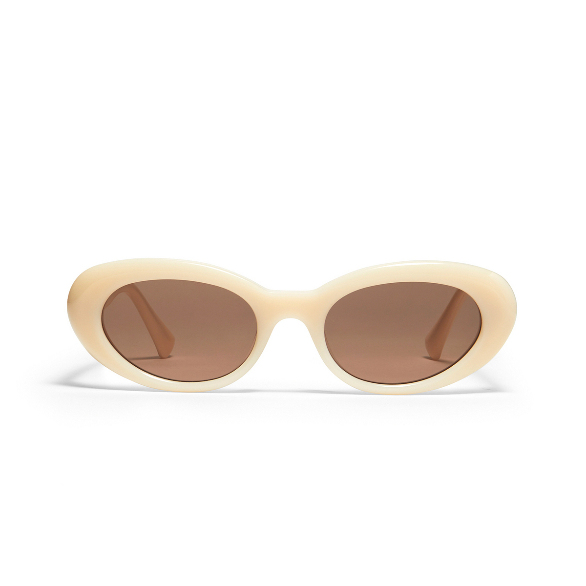Gentle Monster® Cat-eye Sunglasses: Le color Ivory IV1 - front view.