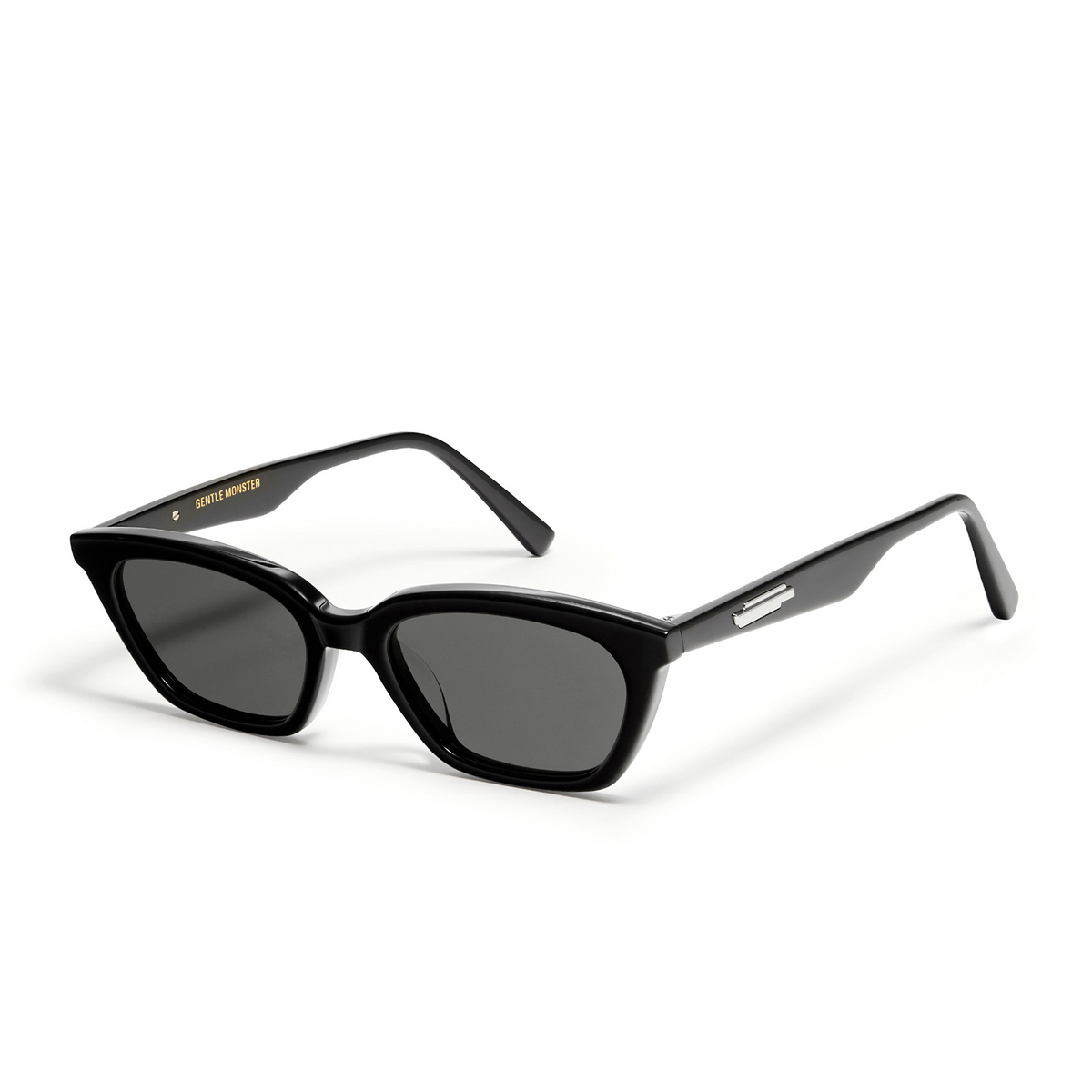 Gentle Monster® Cat-eye Sunglasses: Loti color Black 01 - three-quarters view.