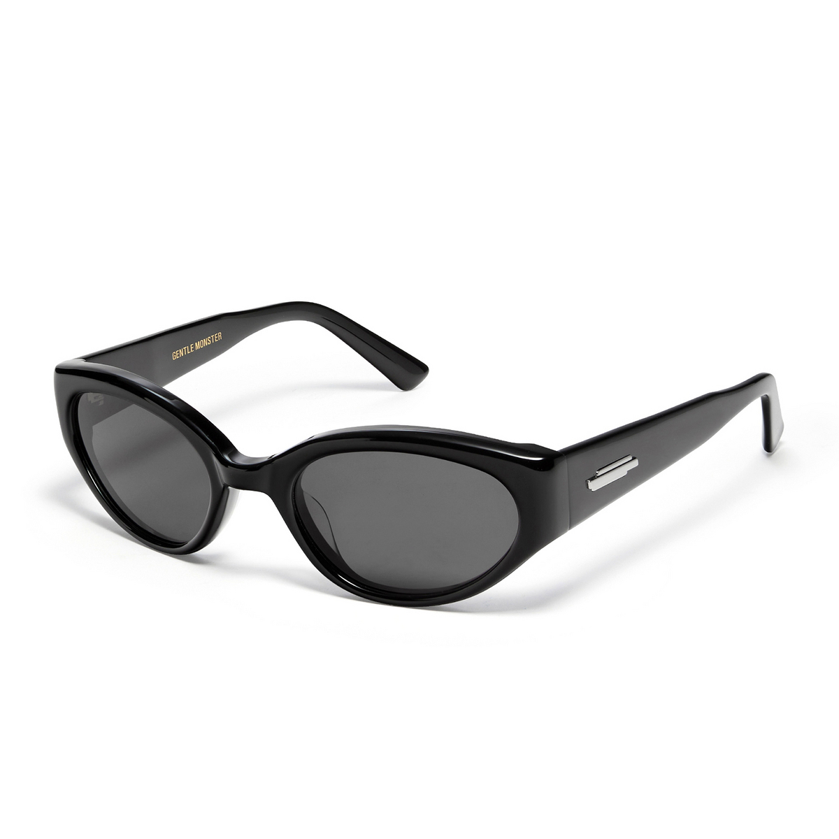 Gentle Monster® Cat-eye Sunglasses: Molto color Black 01 - three-quarters view.
