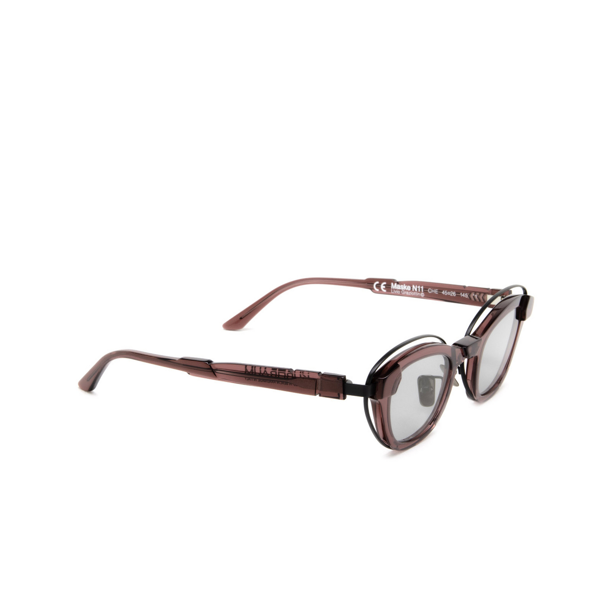 Kuboraum® Cat-eye Sunglasses: N11 color Che Cherry - three-quarters view