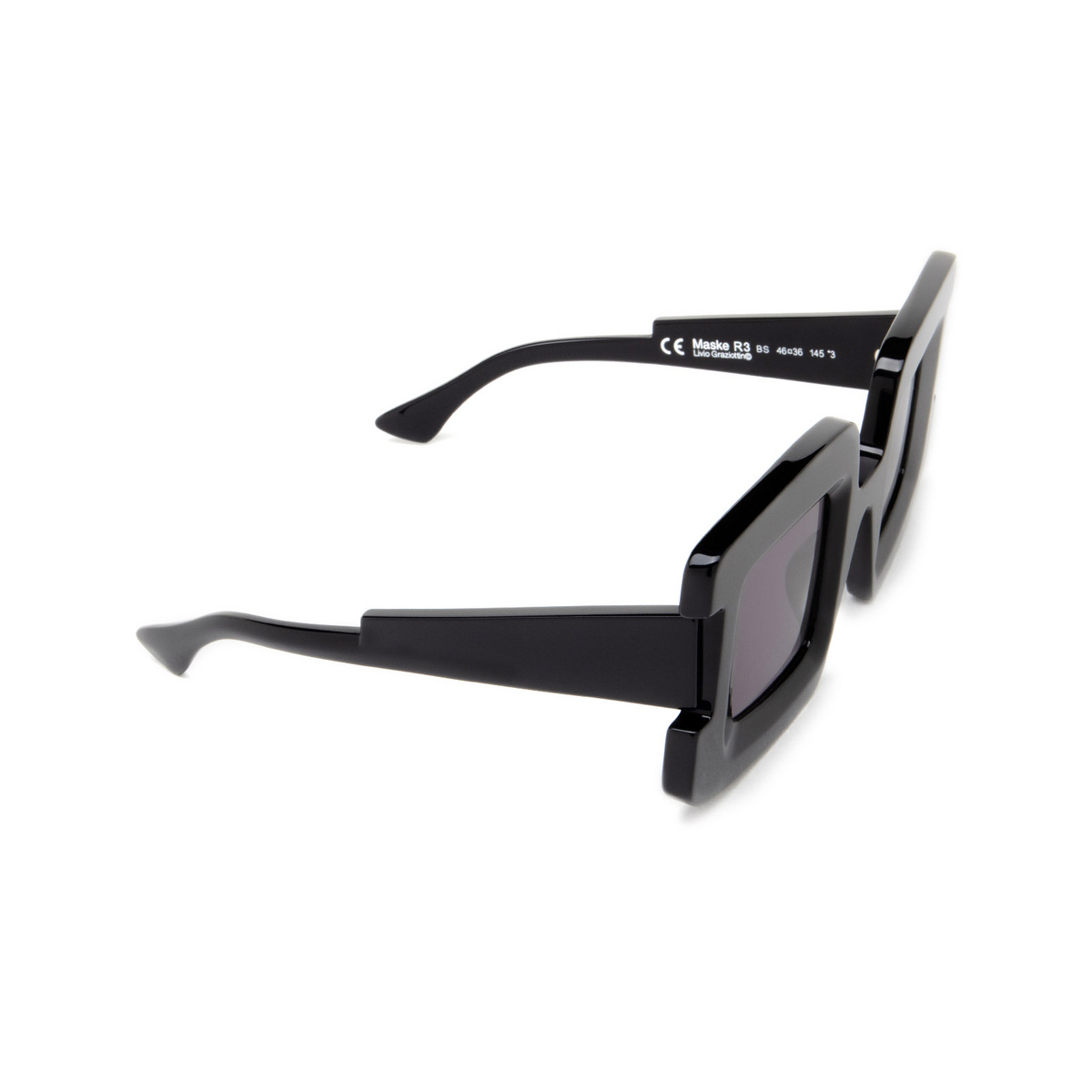 Kuboraum R3 Sunglasses BS Black Shine - three-quarters view