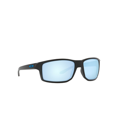 Gafas de sol Oakley GIBSTON 944916 matte black - Vista tres cuartos