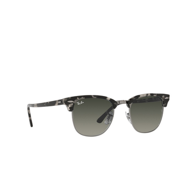 Lunettes de soleil Ray-Ban CLUBMASTER 133671 grey havana - Vue trois quarts