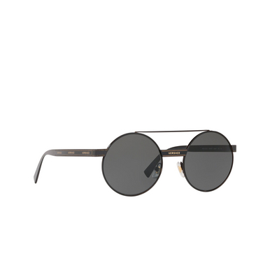 Versace VE2210 Sonnenbrillen 100987 black - Dreiviertelansicht