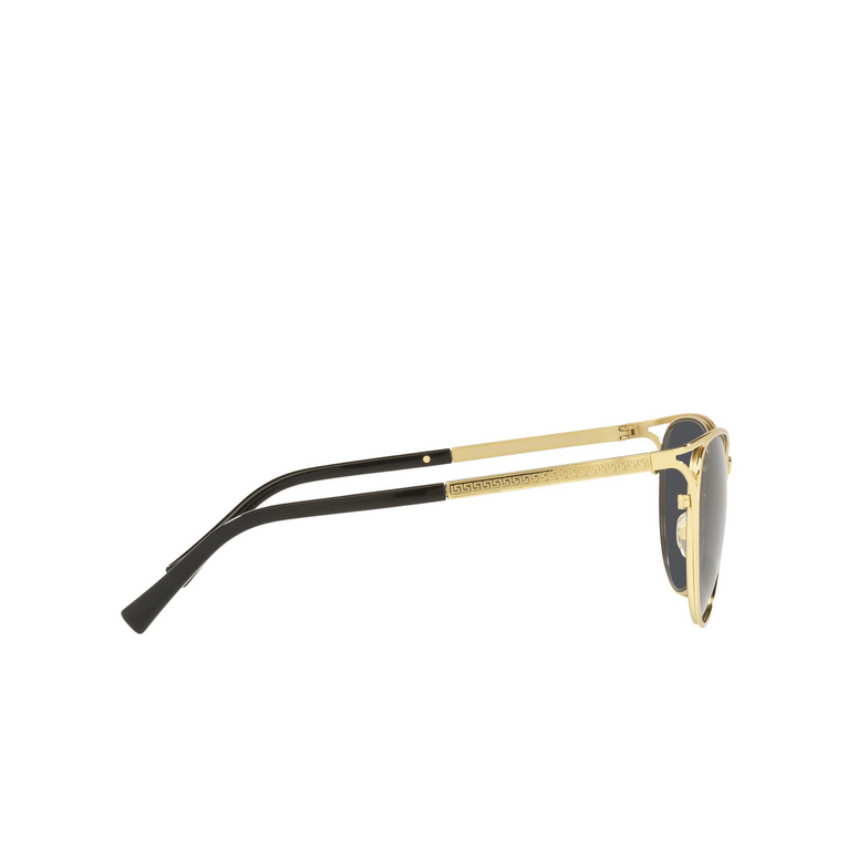 Versace VE2237 Sunglasses 100287 gold - 3/4