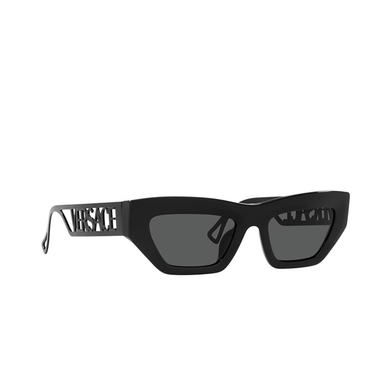 Versace VE4432U Sonnenbrillen 523287 black - Dreiviertelansicht