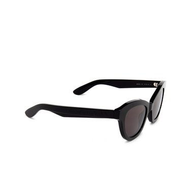 Alexander McQueen AM0391S Sonnenbrillen 001 black - Dreiviertelansicht