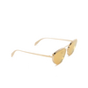 Gafas de sol Alexander McQueen AM0424S 005 gold - Miniatura del producto 2/4