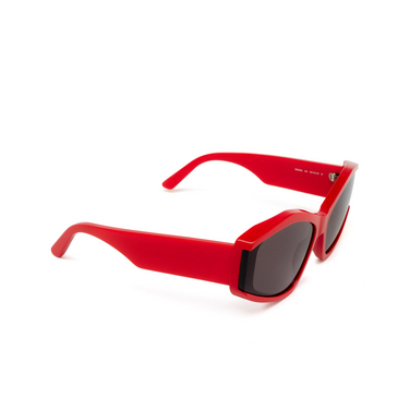 Gafas de sol Balenciaga BB0302S 004 red - Vista tres cuartos