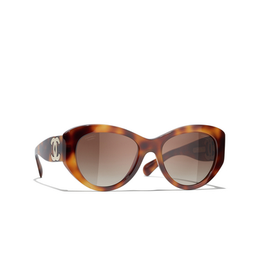CHANEL butterfly Sunglasses 1295S9 tortoise - three-quarters view