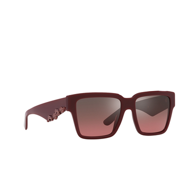 Dolce & Gabbana DG4436 Sunglasses 30917E bordeaux - three-quarters view