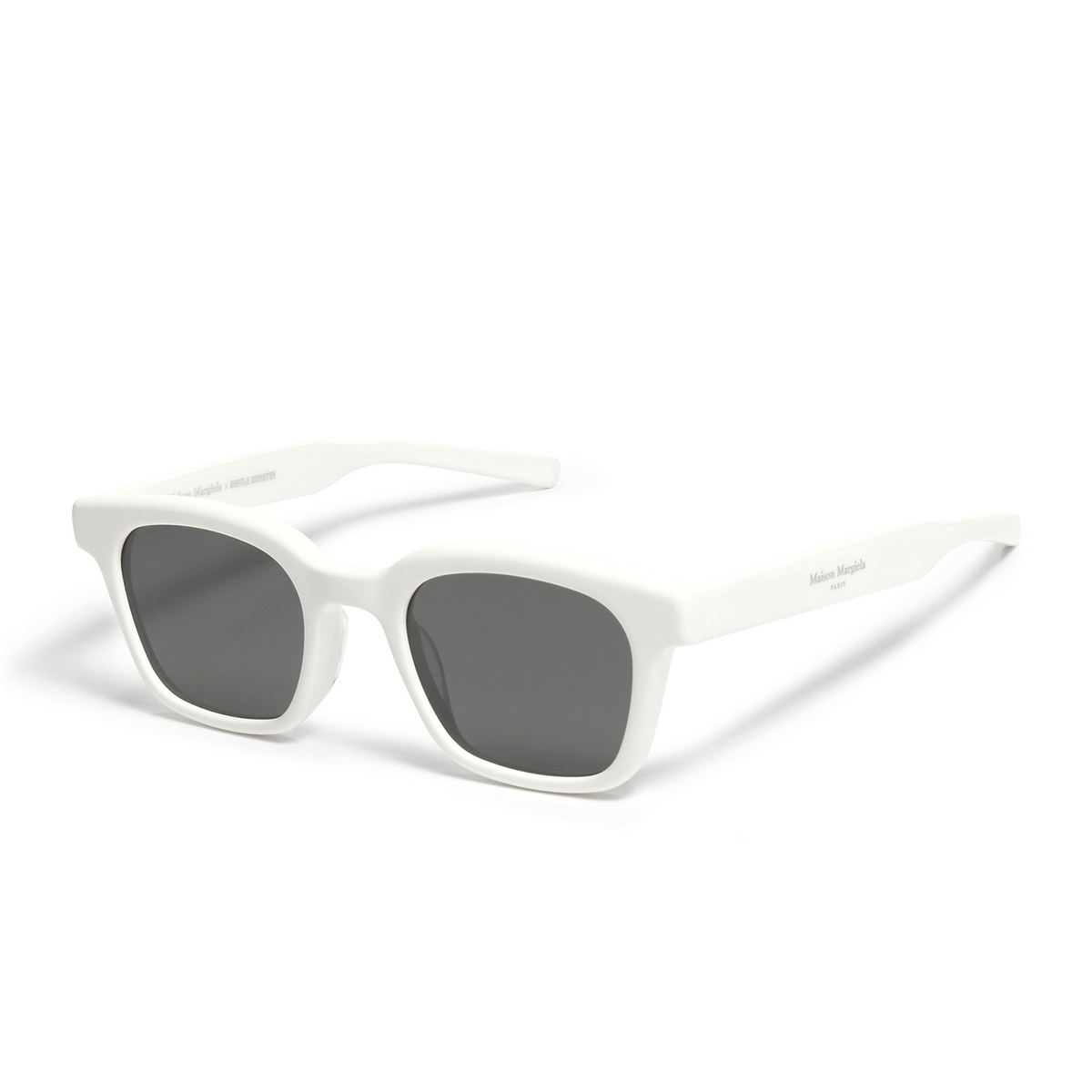 Gentle Monster MM006 Sunglasses W2 White - three-quarters view